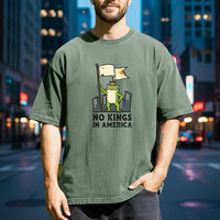 No Kings in America Frog T-Shirt – Rebellious Cartoon Graphic Tee – Funny Freedom Design