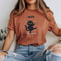 No Kings in America Black Cat T-Shirt – Funny Patriotic Meme Tee – Independence Graphic Top