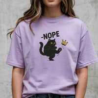 No Kings in America Black Cat Shirt – Funny Political Meme Tee – Satirical Graphic T-Shirt