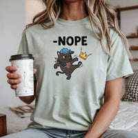 No Kings in America Tee – Black Cat Parody Shirt – Liberty & Humor Graphic Top