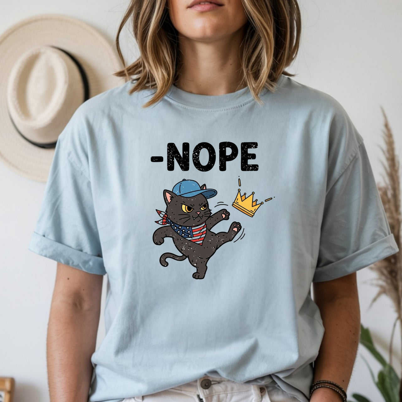 No Kings in America Tee – Black Cat Parody Shirt – Liberty & Humor Graphic Top