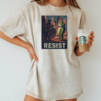 Resist Portland Frog Shirt – Funny Rebel Graphic Tee – No Kings Freedom Design