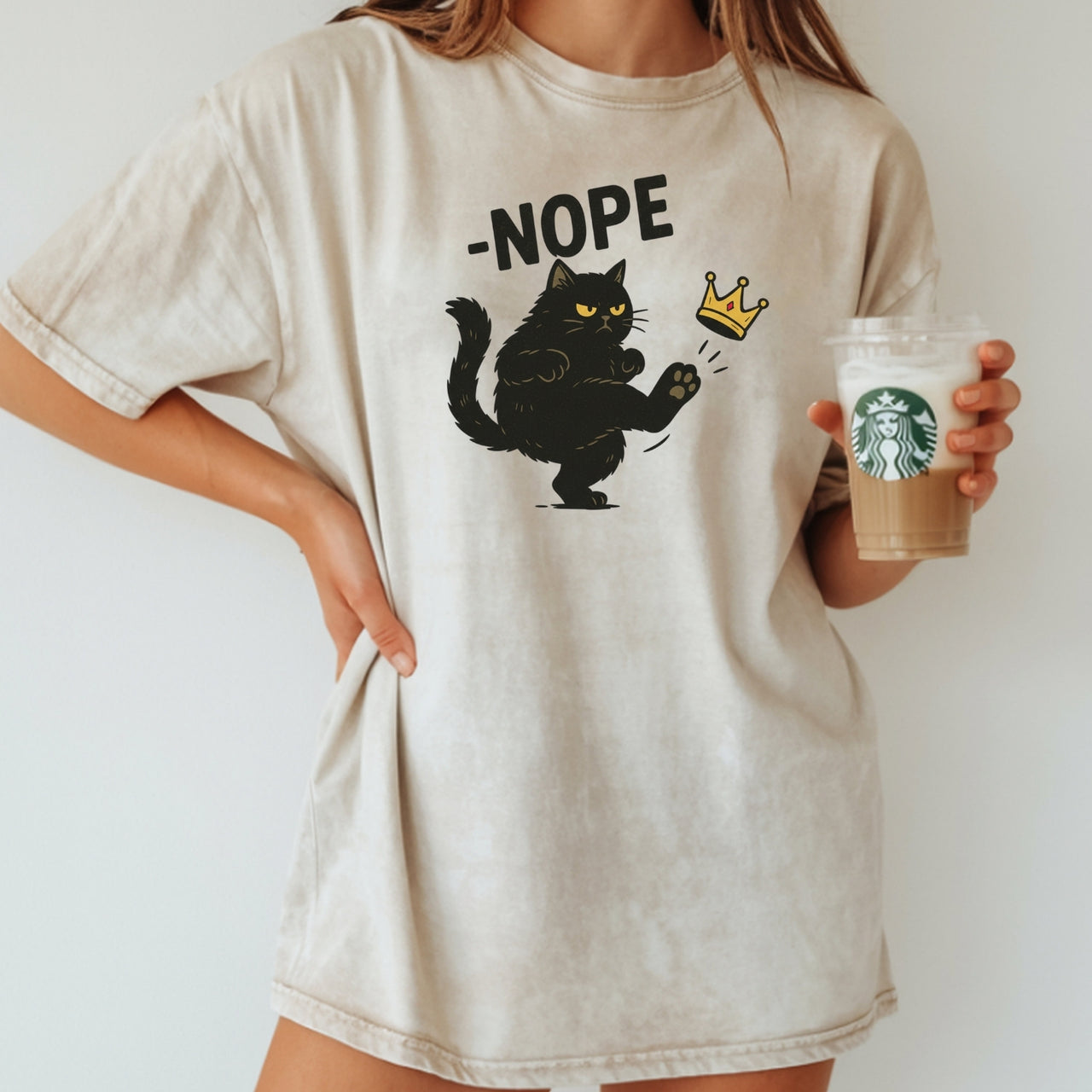 No Kings in America Black Cat Shirt – Funny Political Meme Tee – Satirical Graphic T-Shirt