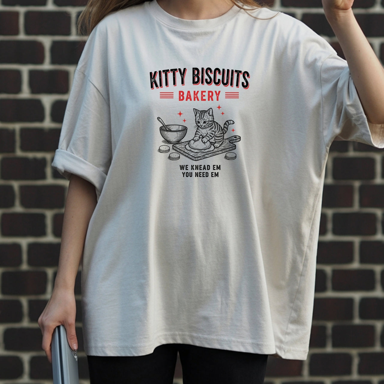 Funny Kitty Biscuits Bakery T-Shirt – We Knead Em, You Knead Em Cat Lover Tee