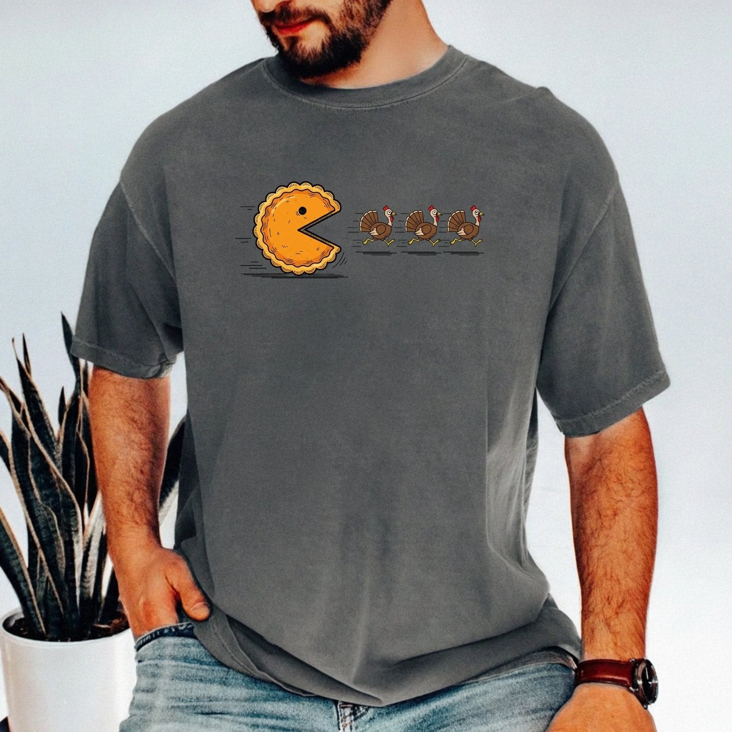 Retro Turkey Chase Shirt – Funny Thanksgiving Pumpkin Pie Tee