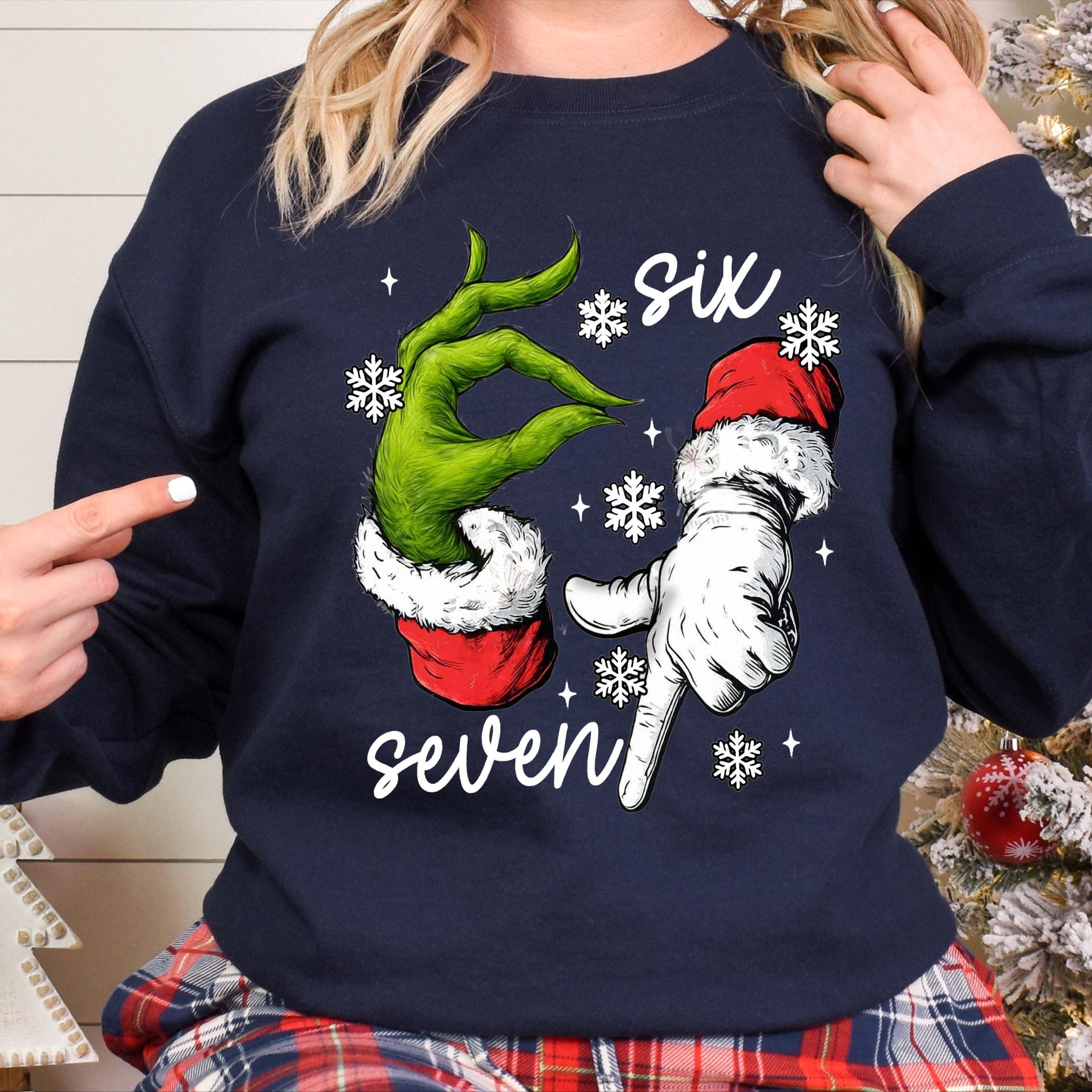 Funny Grinch Six Seven Meme Christmas T-Shirt – Viral Gen Z Holiday Humor Tee