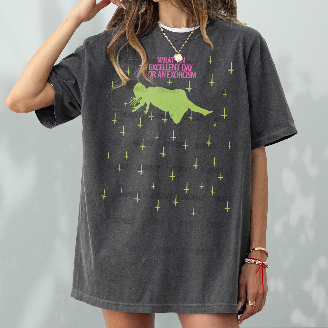 Retro Horror Movie Graphic Tee – Exorcism Scene Gothic T-Shirt