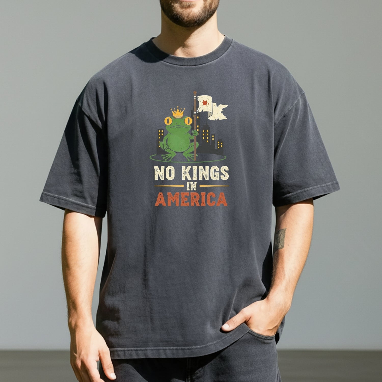 No Kings In American Frog Tee – Funny Cartoon Graphic T-Shirt – Patriotic Rebellion Top