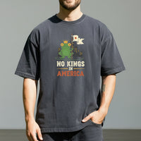 No Kings In American Frog Tee – Funny Cartoon Graphic T-Shirt – Patriotic Rebellion Top