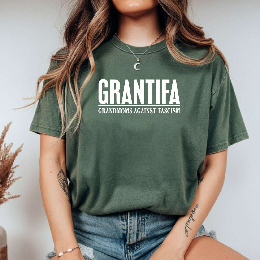 Grantifa Grandmoms T-Shirt – Funny Grandma Meme Graphic Tee