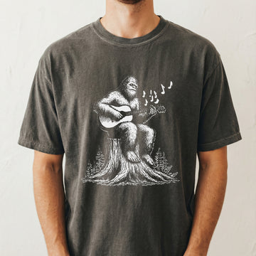 Retro Bigfoot Guitar Graphic T-Shirt - Funny 90s Vintage Tee
