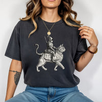 Retro Cat Knight Graphic T-Shirt – Vintage Medieval Tattoo Style – Dark Y2K Kitten Tee