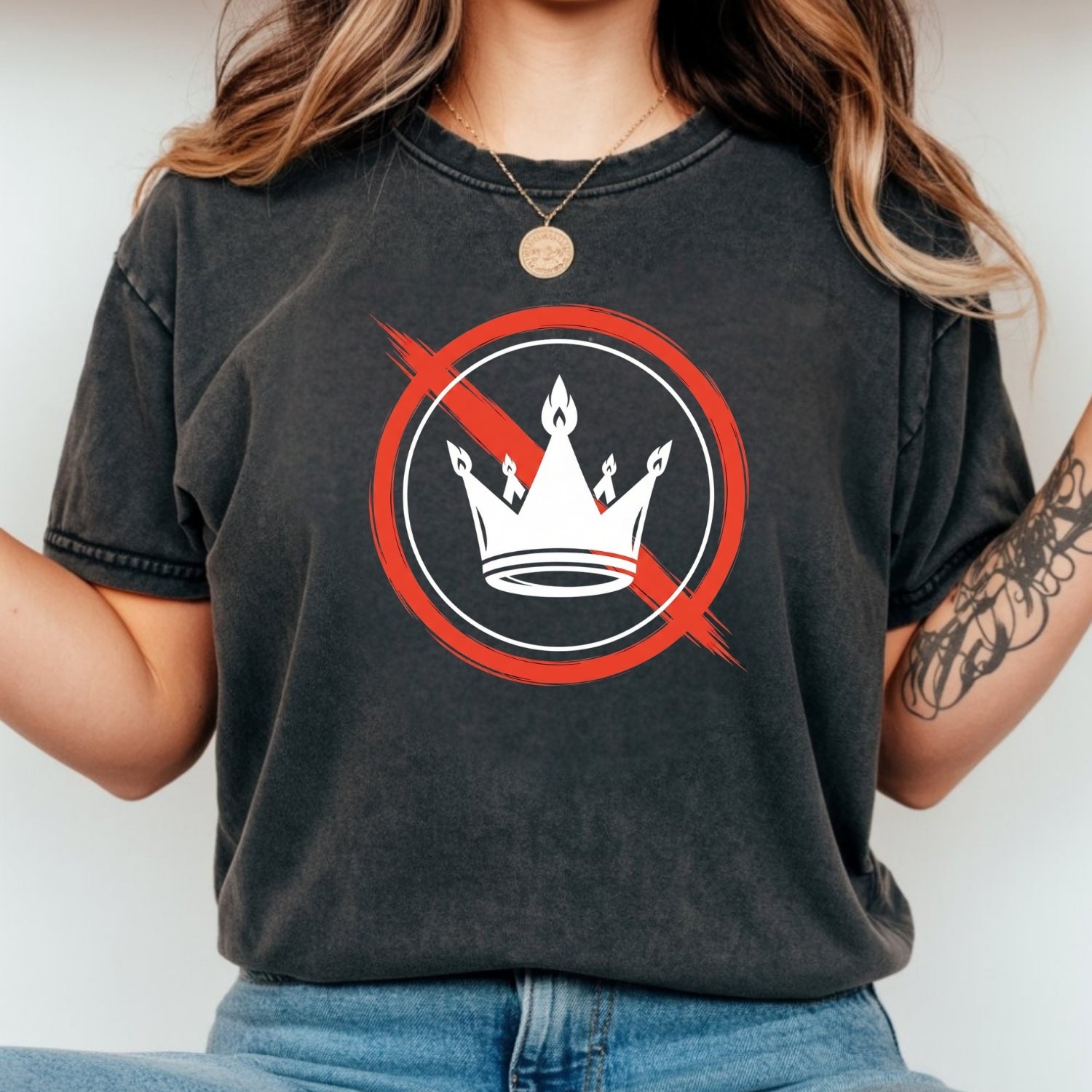 No Kings Statement T-Shirt – No Crown Symbol Shirt – Freedom & Equality Graphic Top