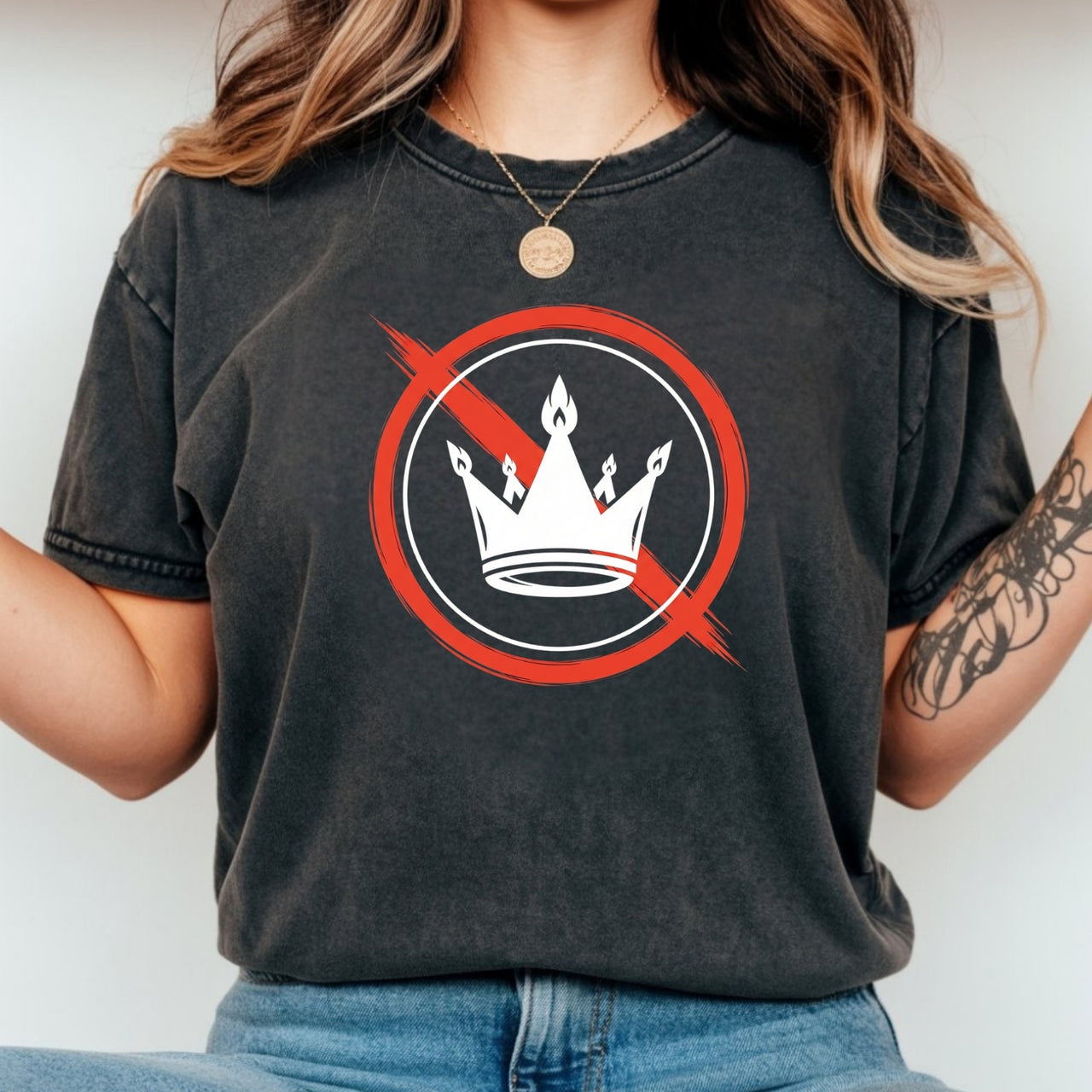 No Kings Statement T-Shirt – No Crown Symbol Shirt – Freedom & Equality Graphic Top