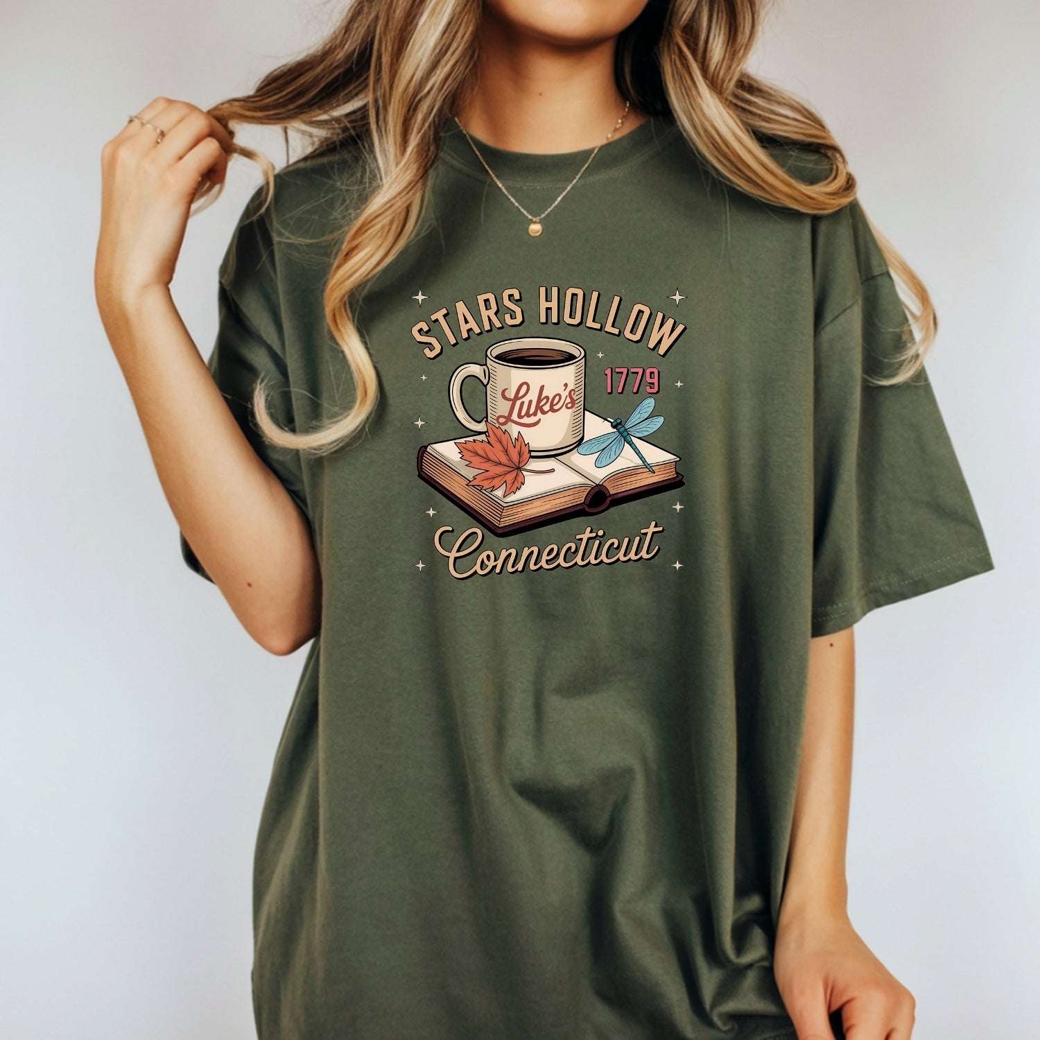 Retro Coffee Shop Tee – Stars Hollow Connecticut 1779 T-Shirt – Vintage Cafe Design