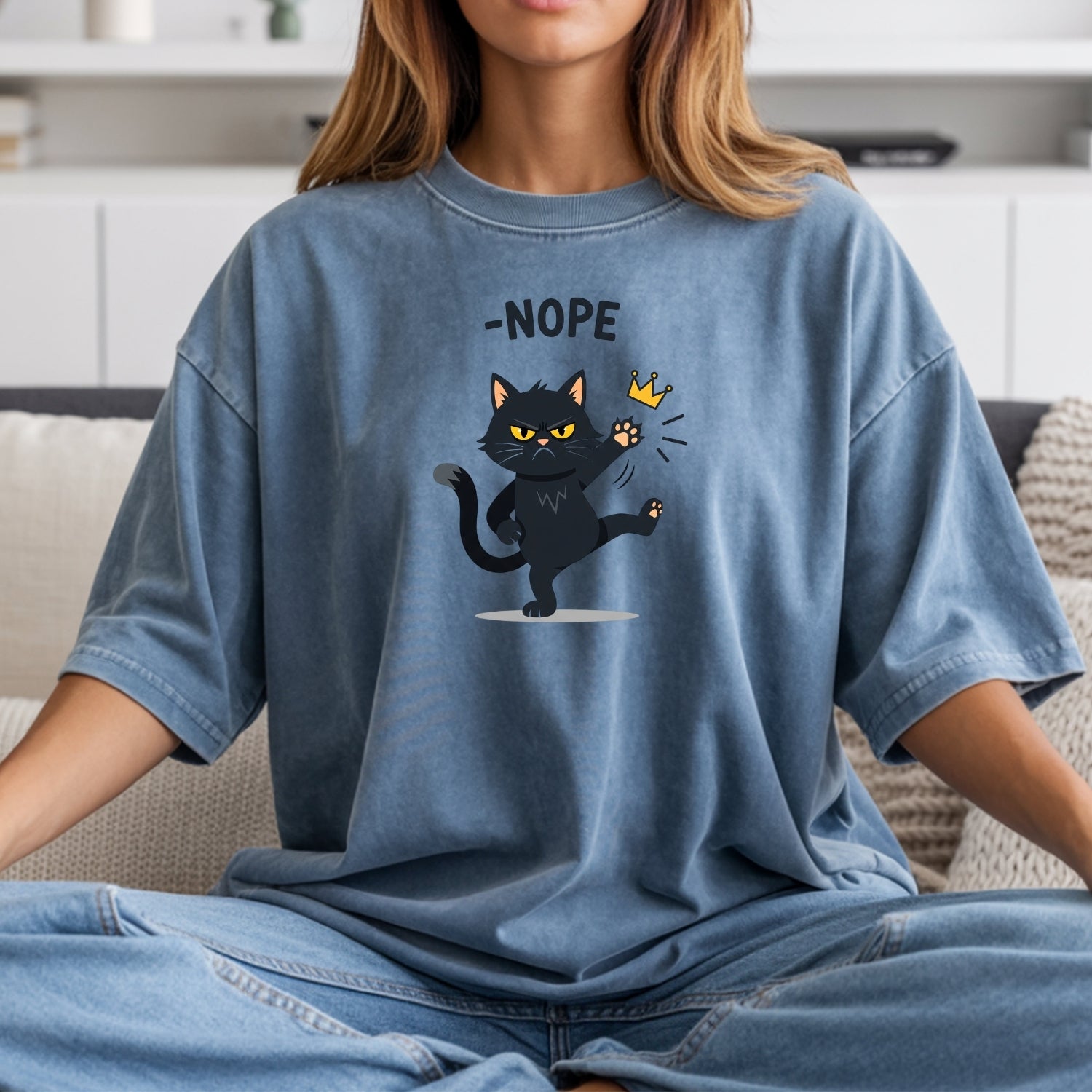 No Kings in America Black Cat T-Shirt – Funny Patriotic Meme Tee – Independence Graphic Top