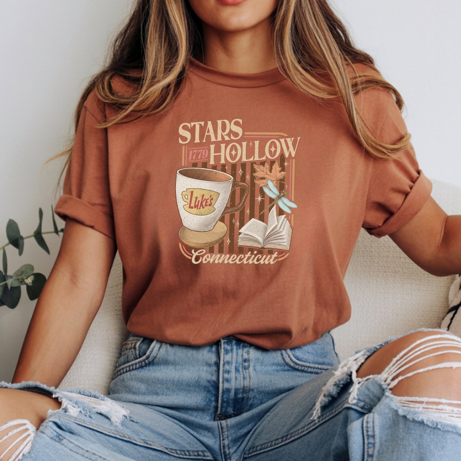 Stars Hollow Coffee Shop T-Shirt – Vintage Connecticut Tee – Retro Small Town Cafe Style