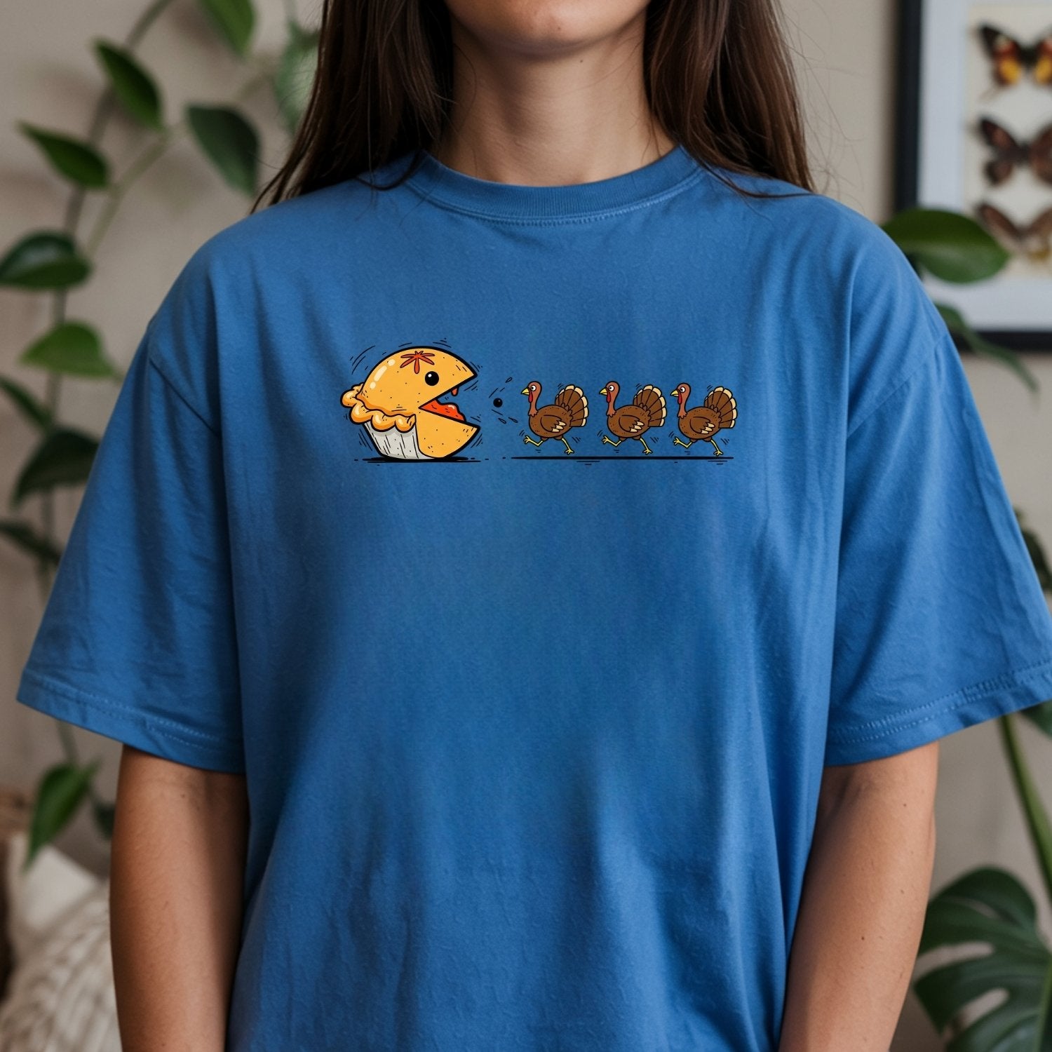 Funny Thanksgiving Shirt – Retro Pumpkin Pie Chasing Turkey Tee