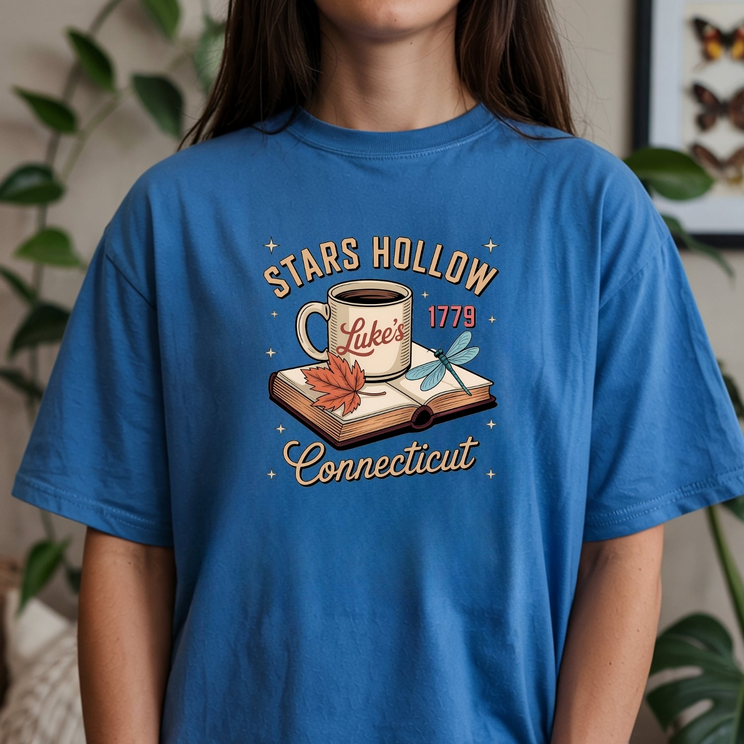 Retro Coffee Shop Tee – Stars Hollow Connecticut 1779 T-Shirt – Vintage Cafe Design