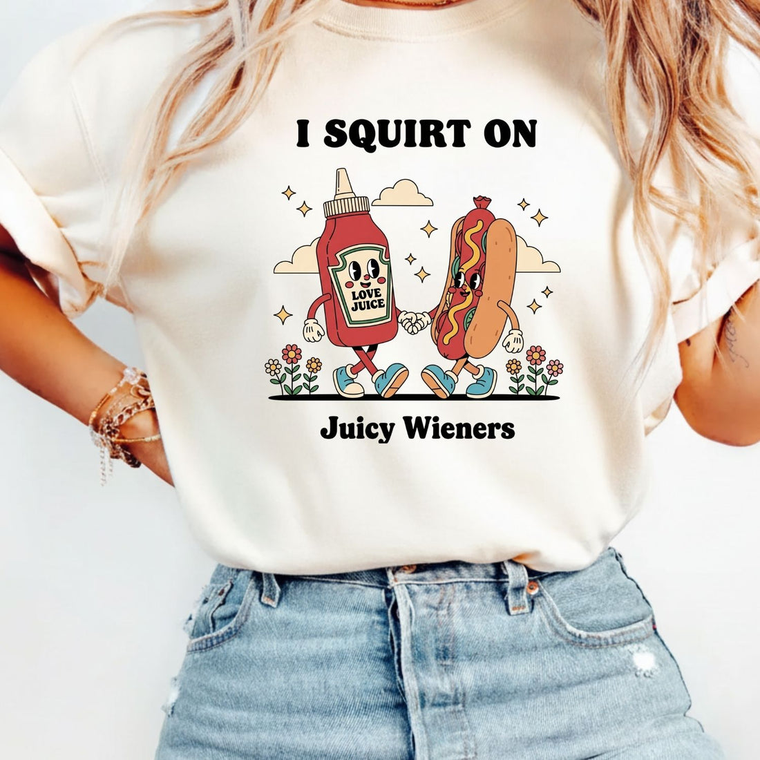 Retro Funny I Squirt On Juicy Wieners Hot Dog Tee - Raunchy Humor Shirt - Cute Food Meme T-Shirt