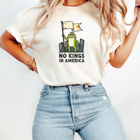 No Kings in America Frog T-Shirt – Rebellious Cartoon Graphic Tee – Funny Freedom Design