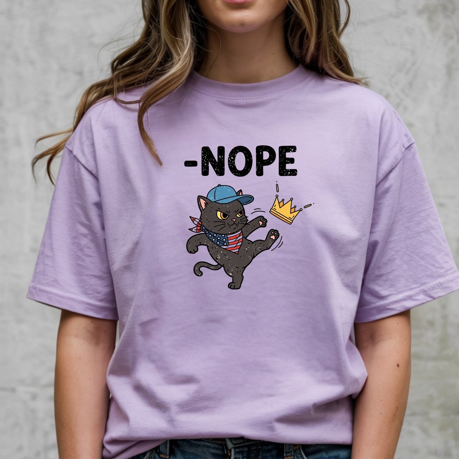 No Kings in America Tee – Black Cat Parody Shirt – Liberty & Humor Graphic Top