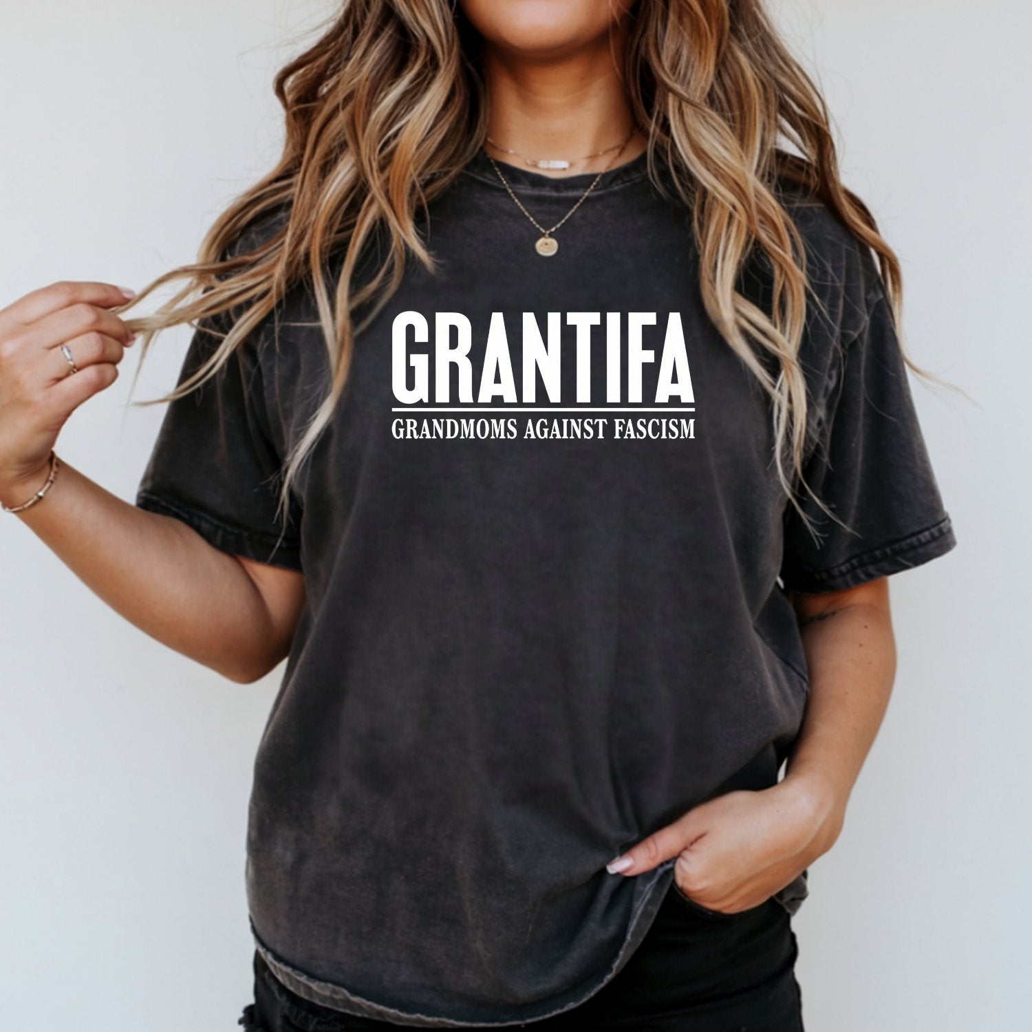 Grantifa Grandmoms T-Shirt – Funny Grandma Meme Graphic Tee