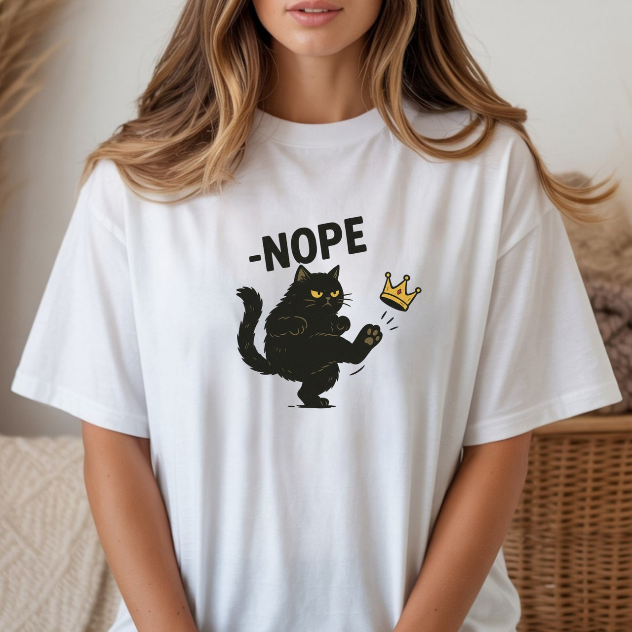 No Kings in America Black Cat Shirt – Funny Political Meme Tee – Satirical Graphic T-Shirt