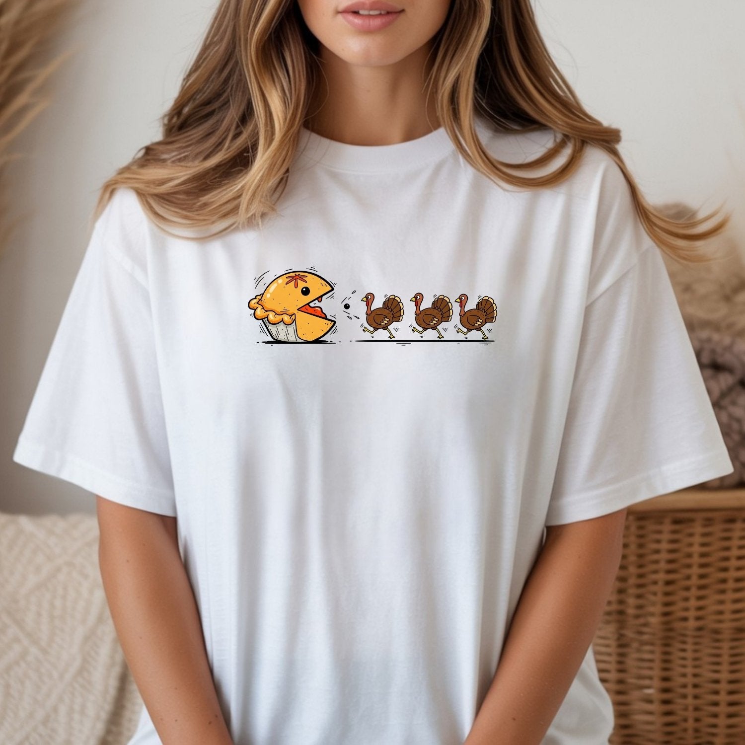 Funny Thanksgiving Shirt – Retro Pumpkin Pie Chasing Turkey Tee