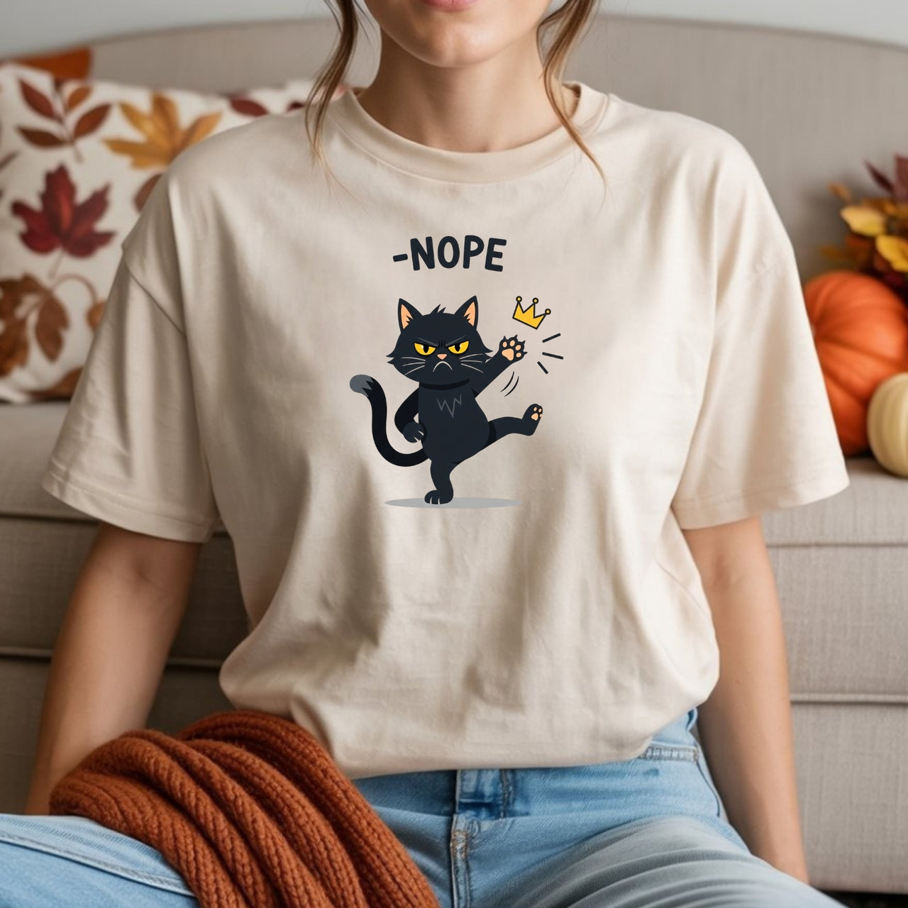 No Kings in America Black Cat T-Shirt – Funny Patriotic Meme Tee – Independence Graphic Top