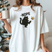 No Kings in America Black Cat Shirt – Funny Political Meme Tee – Satirical Graphic T-Shirt