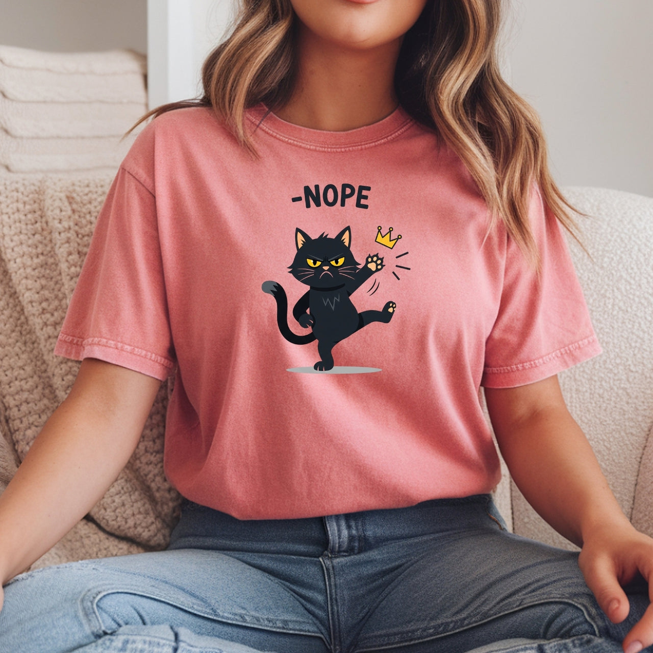 No Kings in America Black Cat T-Shirt – Funny Patriotic Meme Tee – Independence Graphic Top