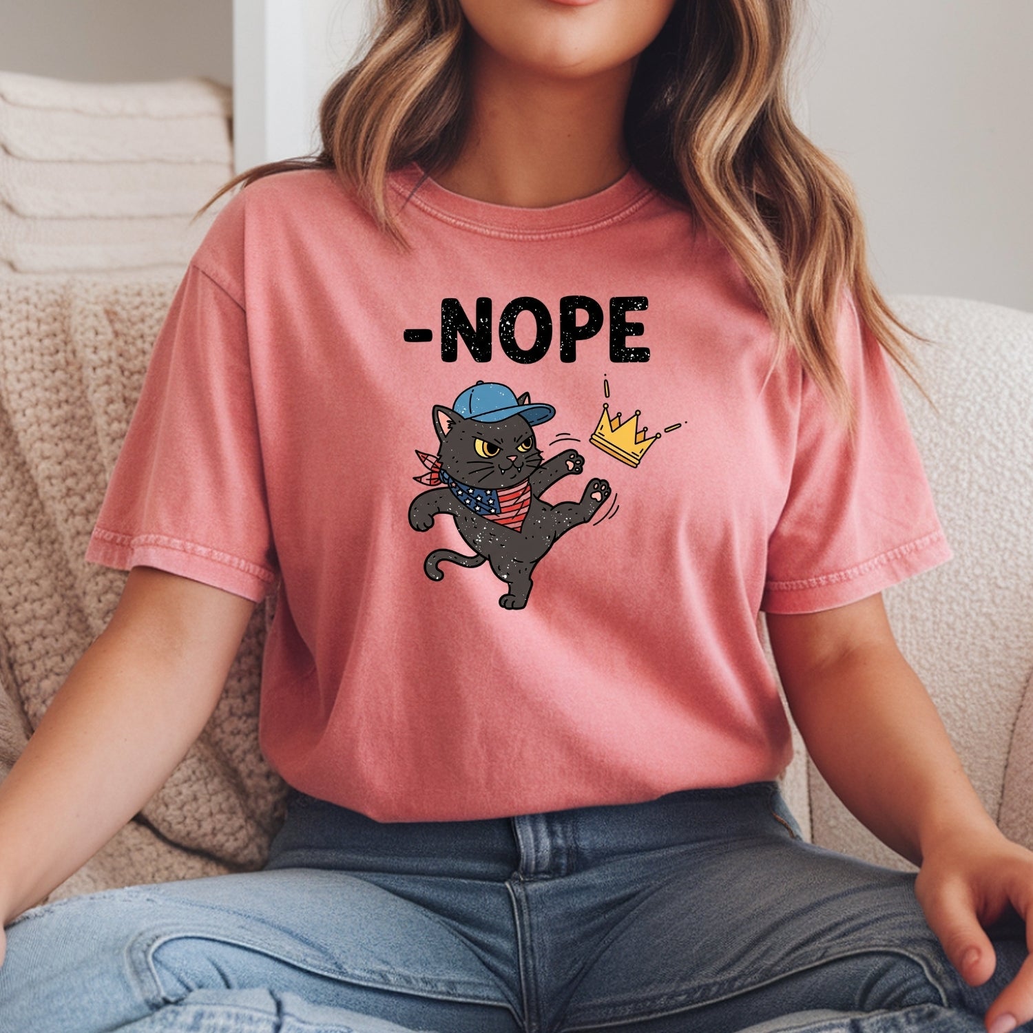 No Kings in America Tee – Black Cat Parody Shirt – Liberty & Humor Graphic Top