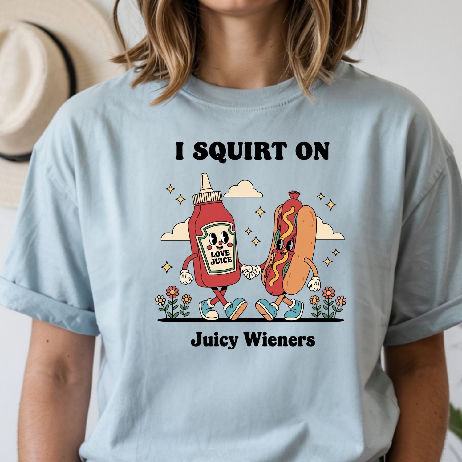 Retro Funny I Squirt On Juicy Wieners Hot Dog Tee - Raunchy Humor Shirt - Cute Food Meme T-Shirt