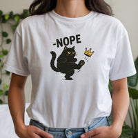 No Kings in America Black Cat Shirt – Funny Political Meme Tee – Satirical Graphic T-Shirt