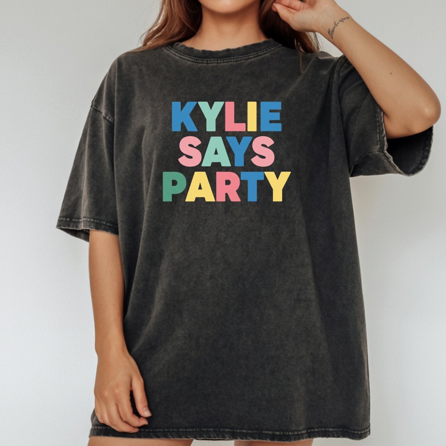 Kylie Says Party Shirt – Retro Disco Pop-Inspired Graphic Tee