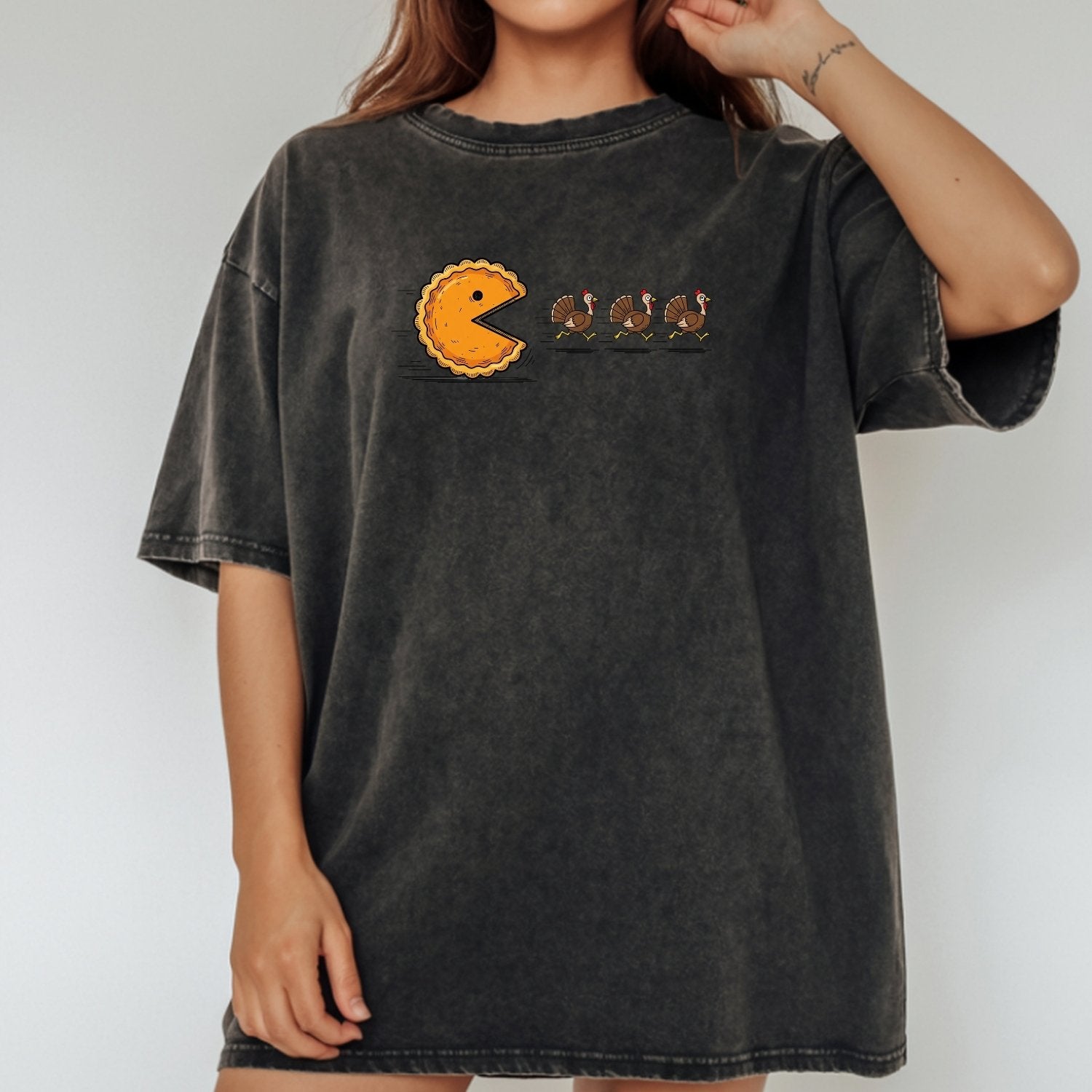 Retro Turkey Chase Shirt – Funny Thanksgiving Pumpkin Pie Tee