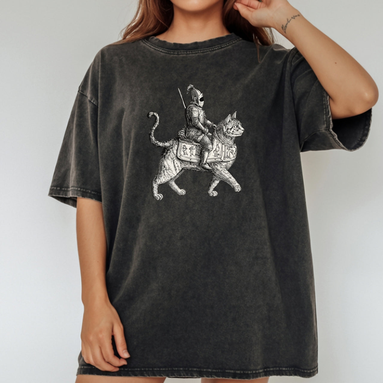 Retro Cat Knight Graphic T-Shirt – Vintage Medieval Tattoo Style – Dark Y2K Kitten Tee