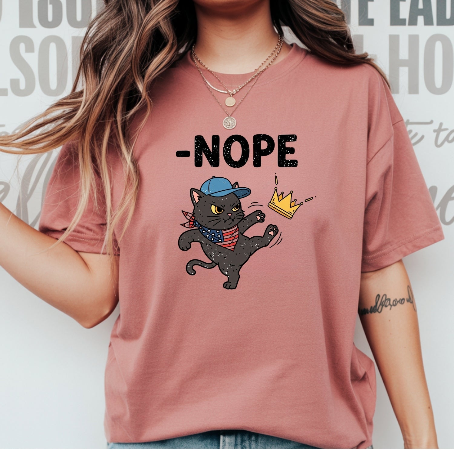 No Kings in America Tee – Black Cat Parody Shirt – Liberty & Humor Graphic Top