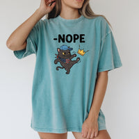 No Kings in America Tee – Black Cat Parody Shirt – Liberty & Humor Graphic Top