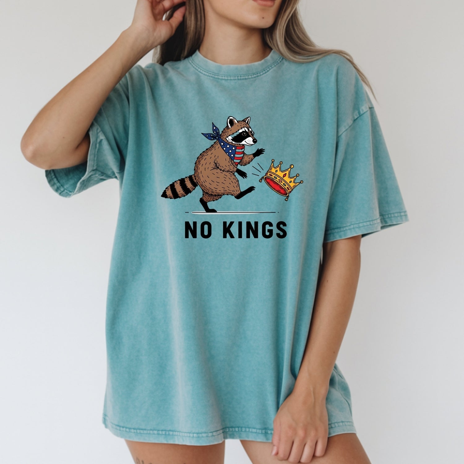No Kings Raccoon Graphic T-Shirt - Freedom and Independence Shirt – Funny Parody Top