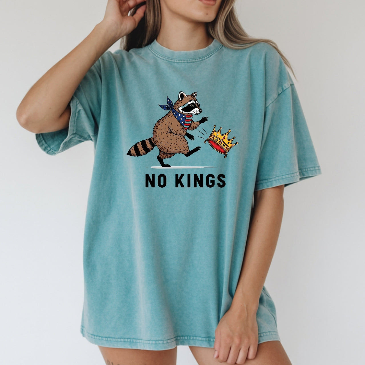 No Kings Raccoon Graphic T-Shirt - Freedom and Independence Shirt – Funny Parody Top