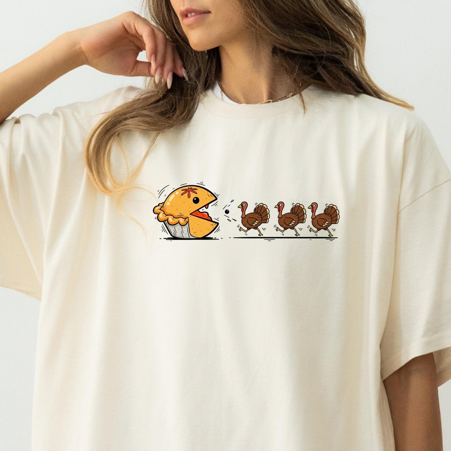 Funny Thanksgiving Shirt – Retro Pumpkin Pie Chasing Turkey Tee