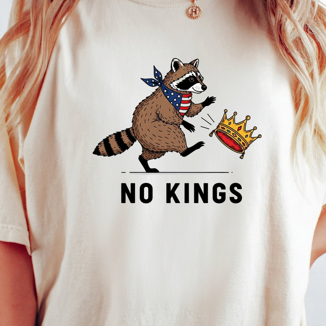 No Kings Raccoon Graphic T-Shirt - Freedom and Independence Shirt – Funny Parody Top