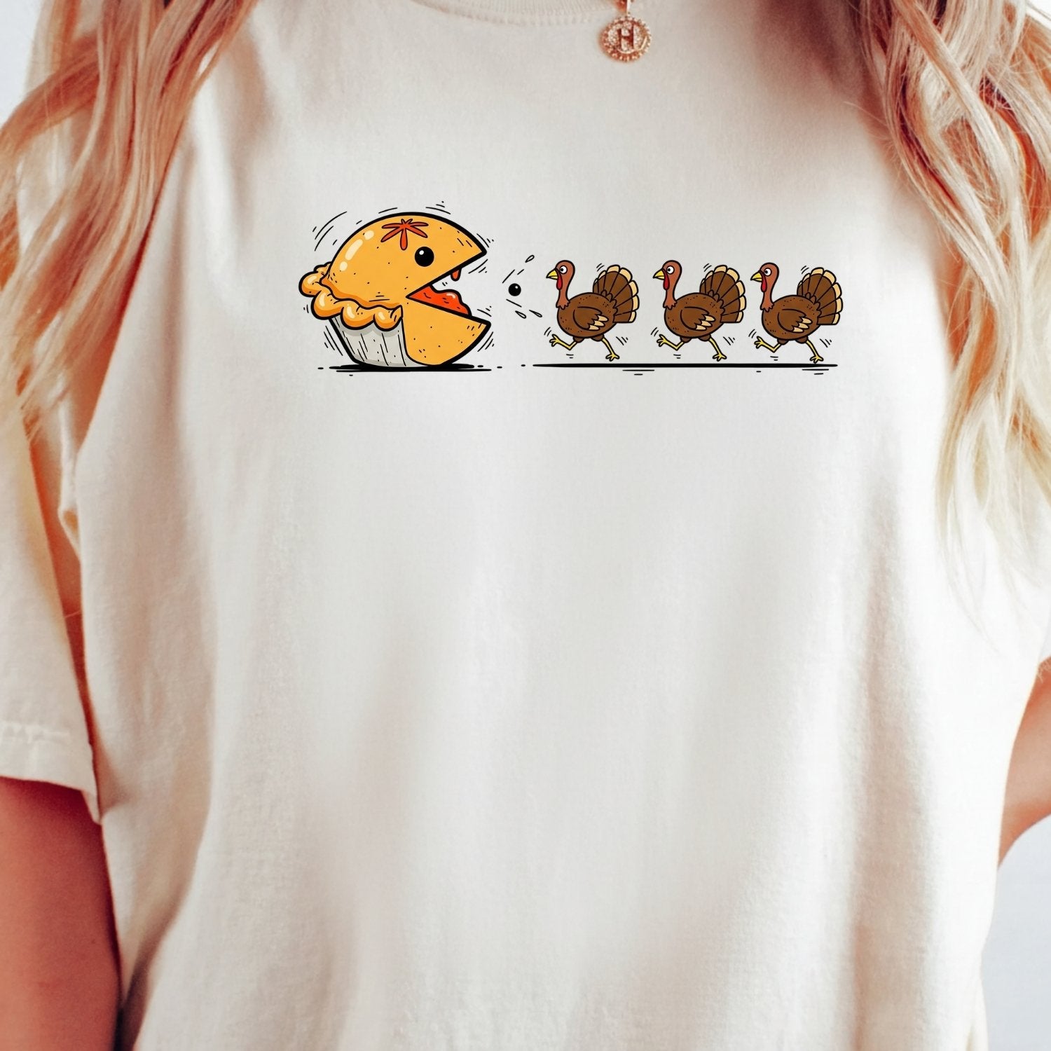 Funny Thanksgiving Shirt – Retro Pumpkin Pie Chasing Turkey Tee