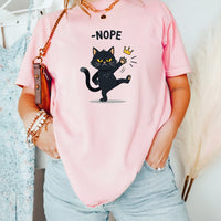 No Kings in America Black Cat T-Shirt – Funny Patriotic Meme Tee – Independence Graphic Top