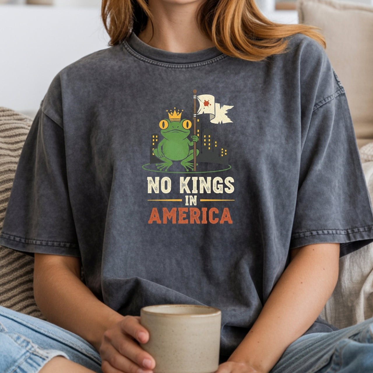 No Kings In American Frog Tee – Funny Cartoon Graphic T-Shirt – Patriotic Rebellion Top