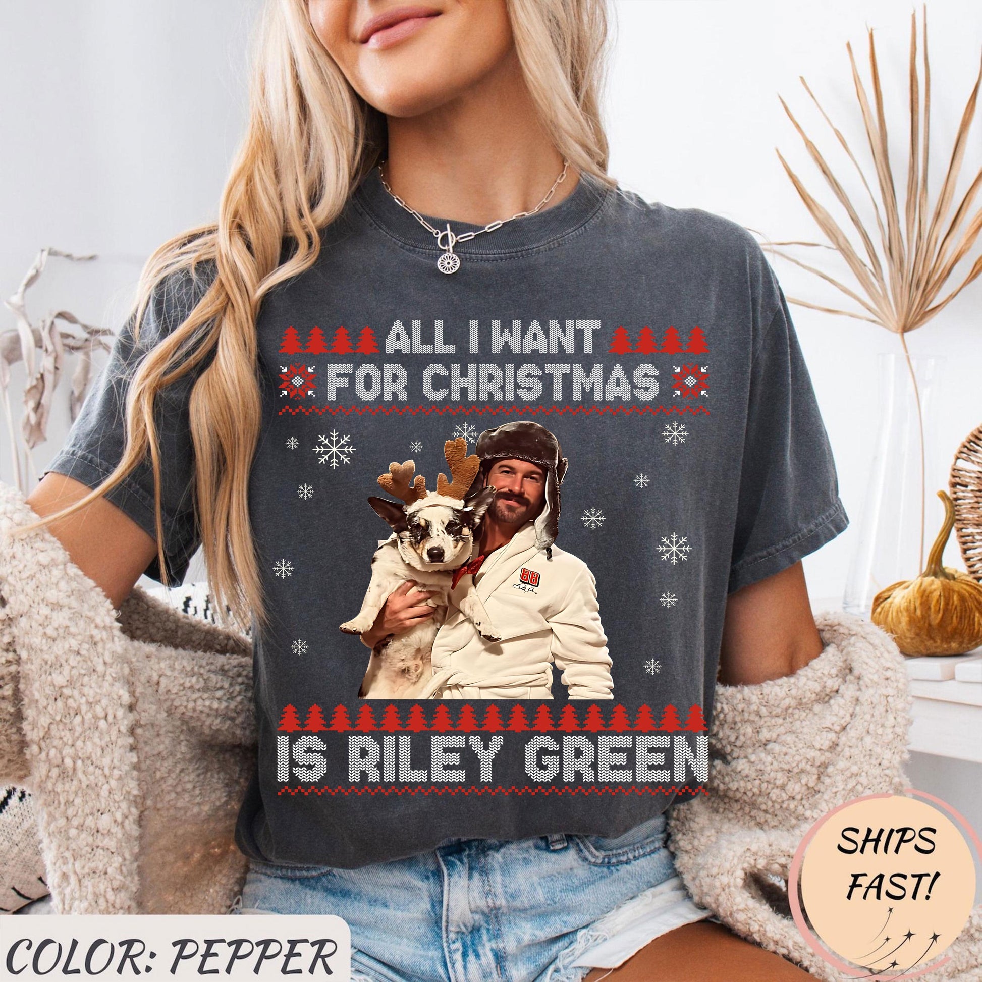 Riley Green All I Want For Christmas T-Shirt – Country Music Christmas Tee