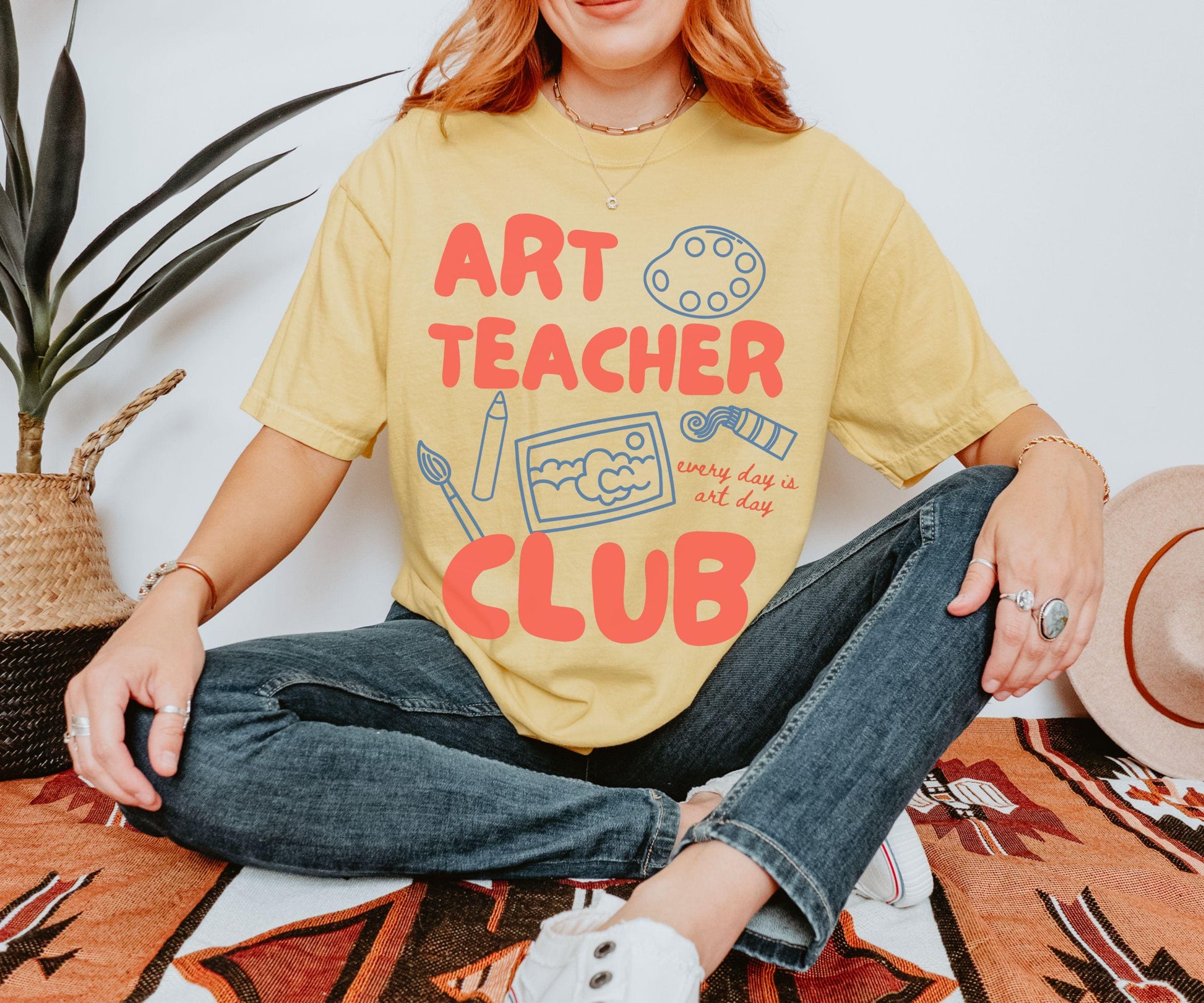 Art Teacher Club T-Shirt – Back to School Teacher Appreciation Gift Tee