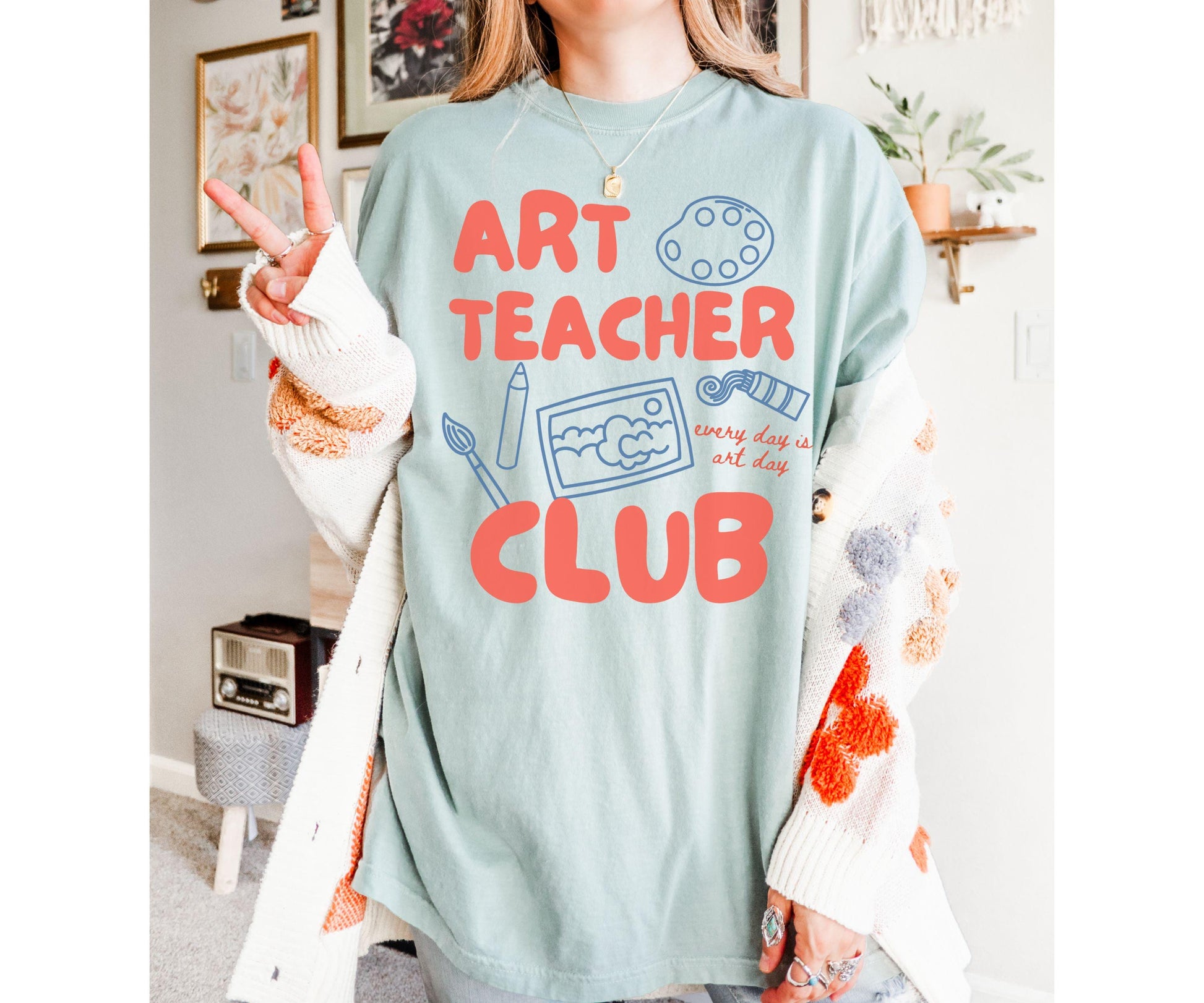 Art Teacher Club T-Shirt – Back to School Teacher Appreciation Gift Tee